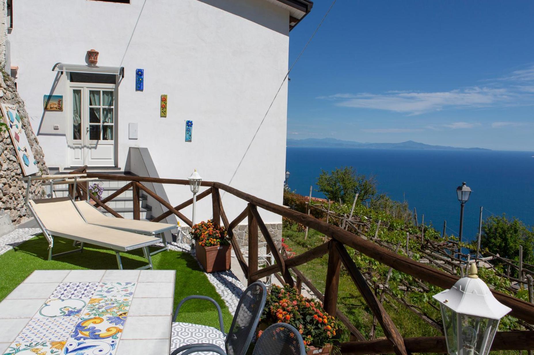 Holidays Perla D'Amalfi Exterior photo