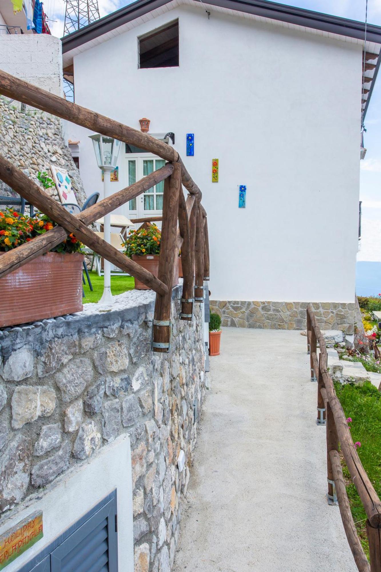 Holidays Perla D'Amalfi Exterior photo